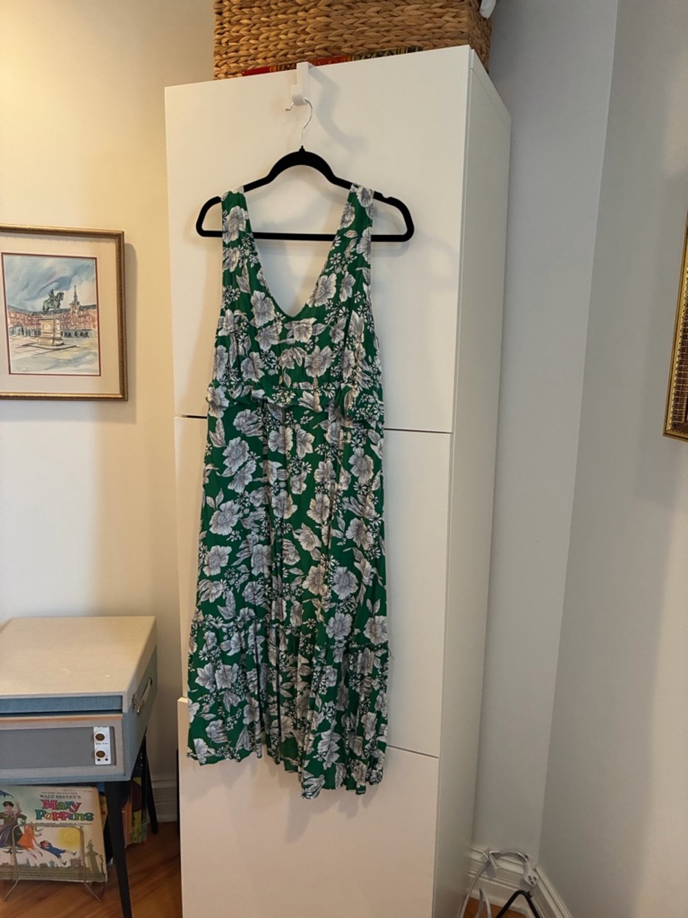 Green Floral V-Neck Sleeveless Midi Dress